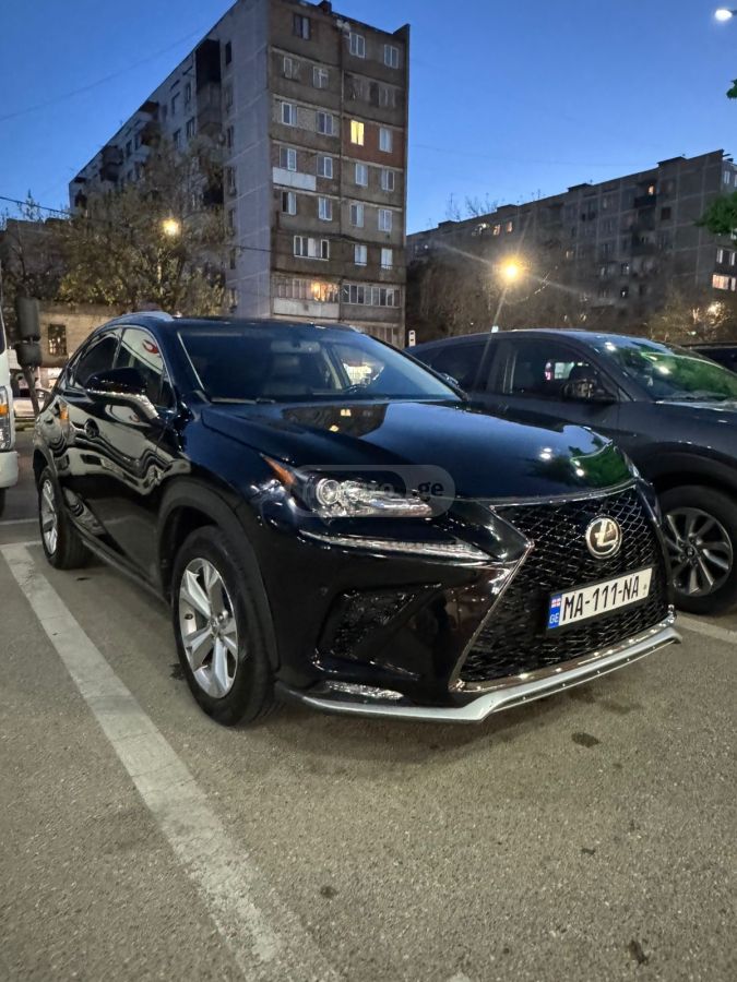Lexus NX 200 - фото 1