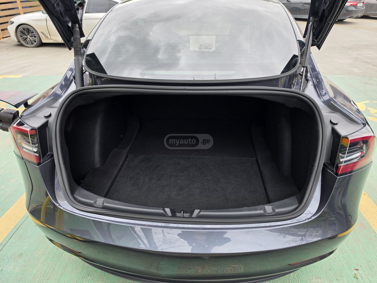 Tesla Model 3 - фото 10