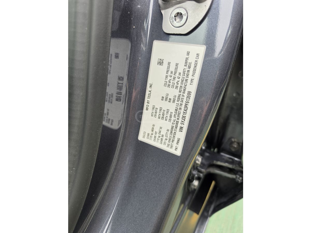 Tesla Model 3 - фото 12