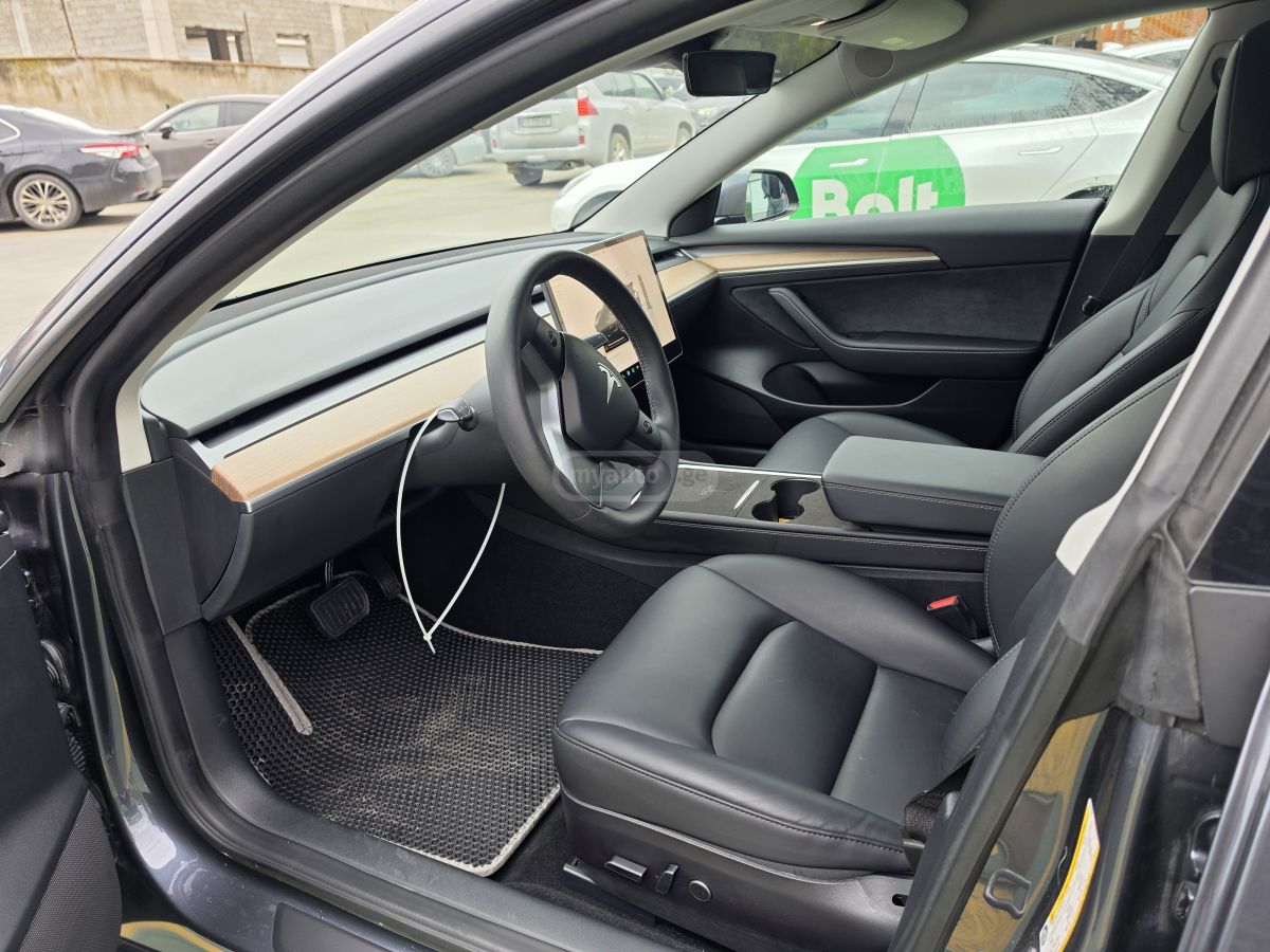 Tesla Model 3 - фото 5