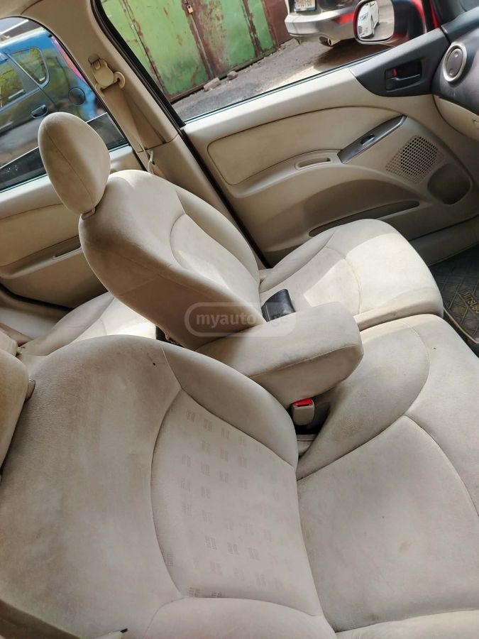 Mitsubishi Colt - фото 4