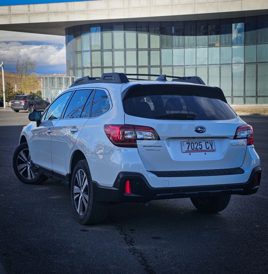 Subaru Outback - фото 2