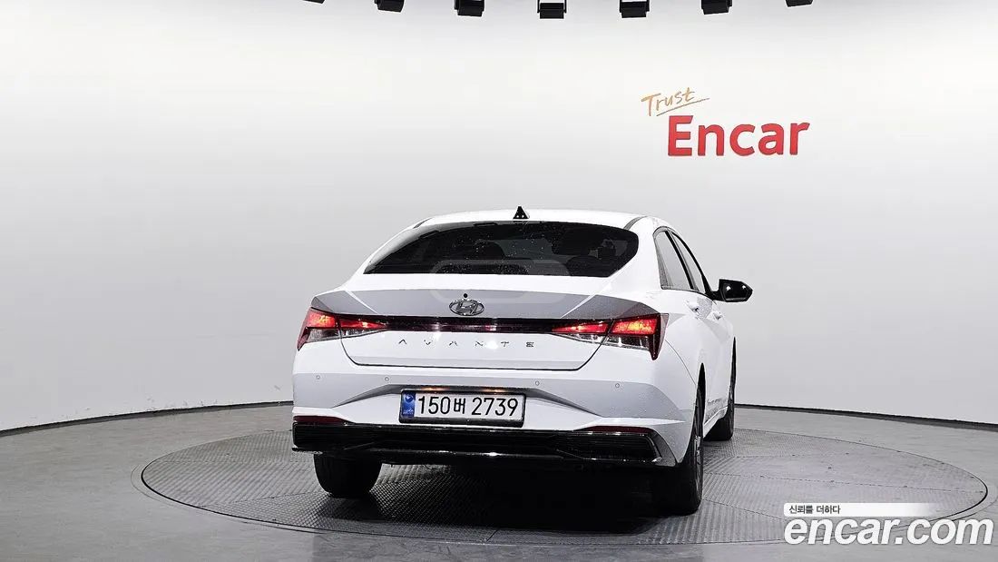 Hyundai Elantra - фото 4