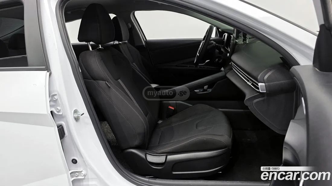 Hyundai Elantra - фото 11
