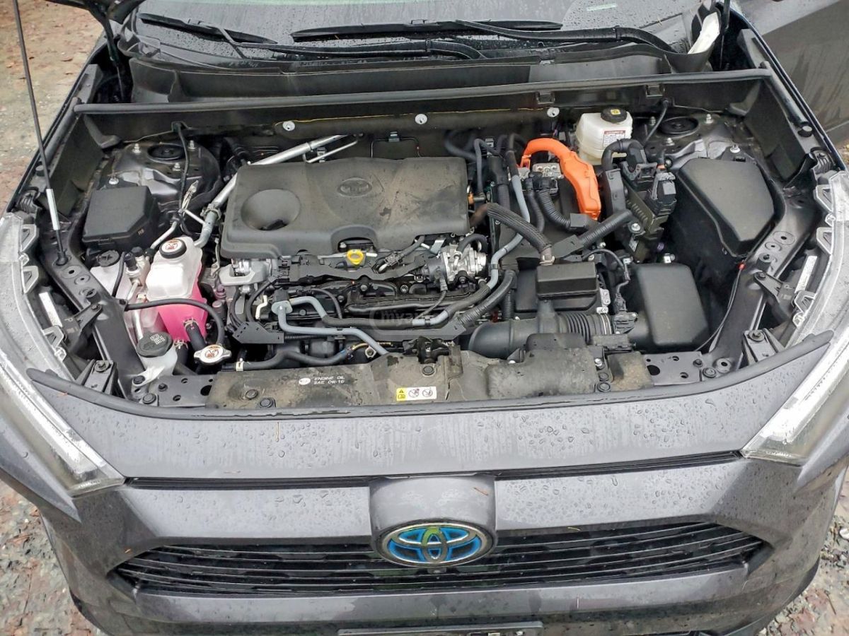 Toyota XSE 4dr All-Wheel Drive CVT — миниатюра 10