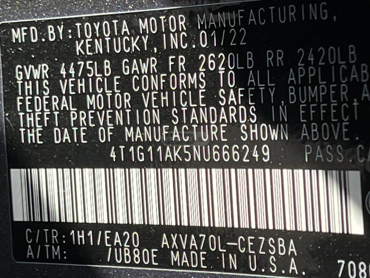 Toyota SE 4dr All-Wheel Drive Sedan A — миниатюра 9