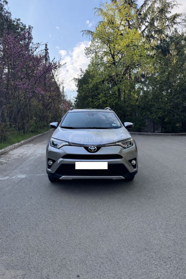Toyota RAV 4 - фото 1