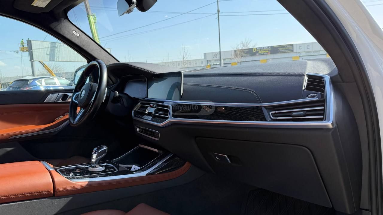 BMW xDrive40i 4dr All-Wheel Drive — миниатюра 10