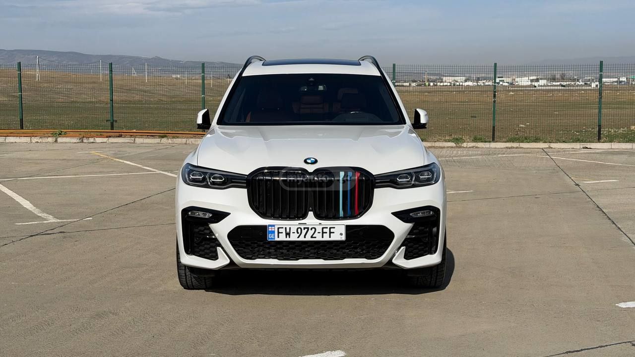 BMW xDrive40i 4dr All-Wheel Drive — миниатюра 7