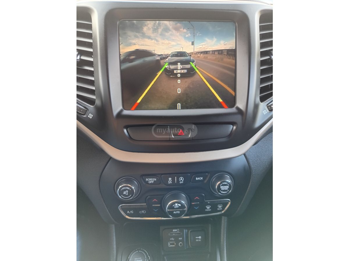 Jeep Cherokee - фото 14