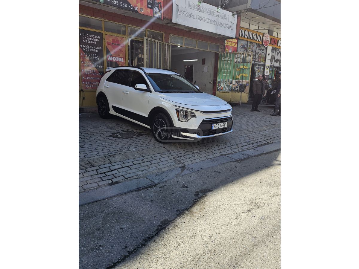 Kia Niro - фото 1