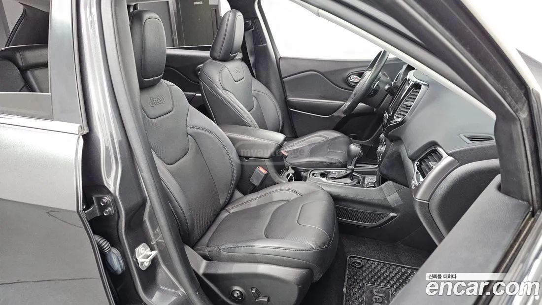 Jeep Cherokee - фото 10