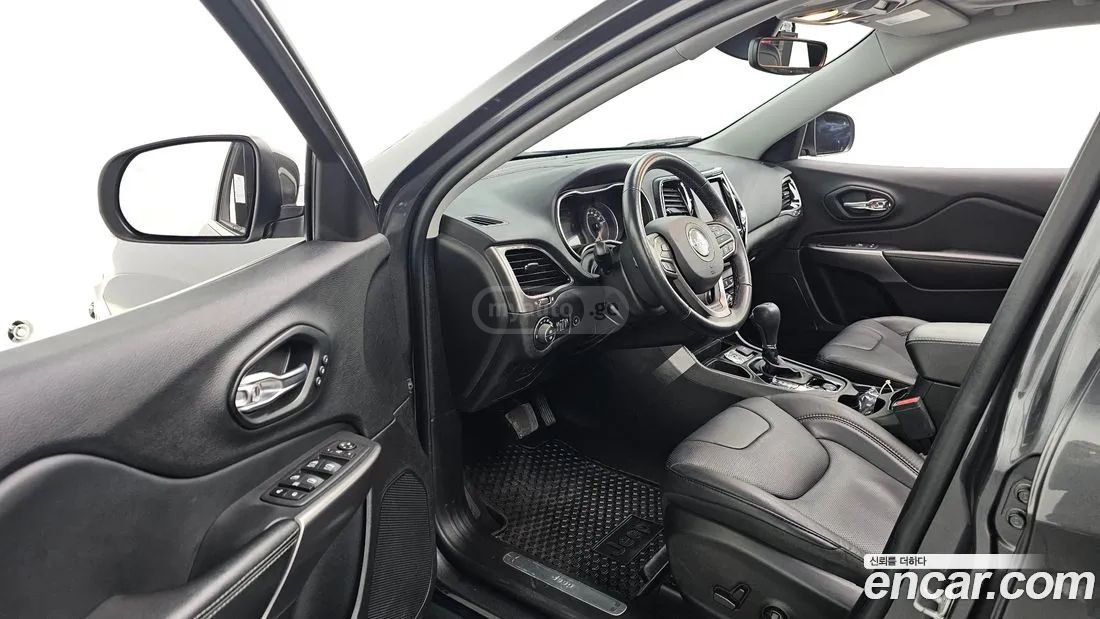 Jeep Cherokee - фото 11