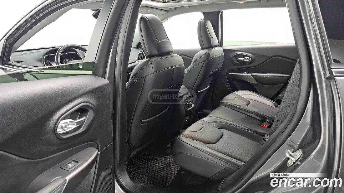 Jeep Cherokee - фото 12