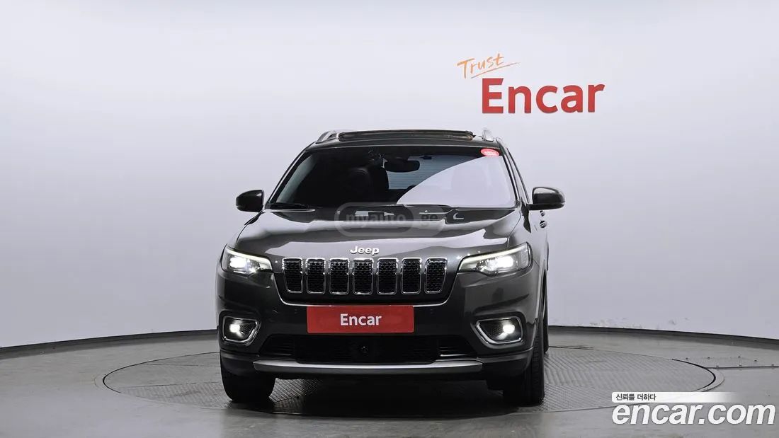 Jeep Cherokee - фото 3