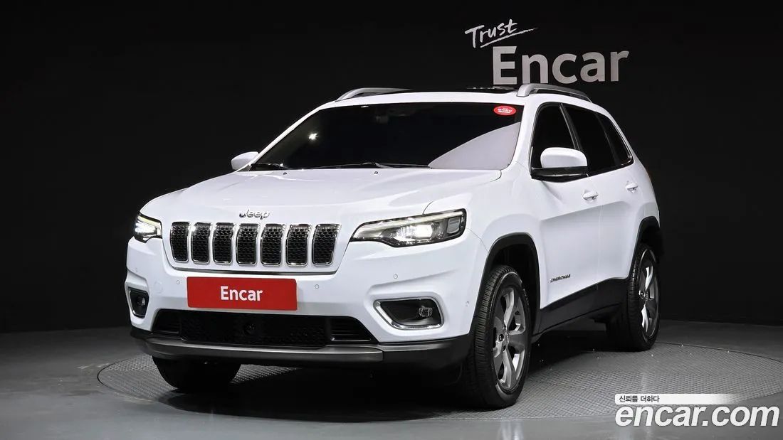 Jeep Cherokee - фото 12