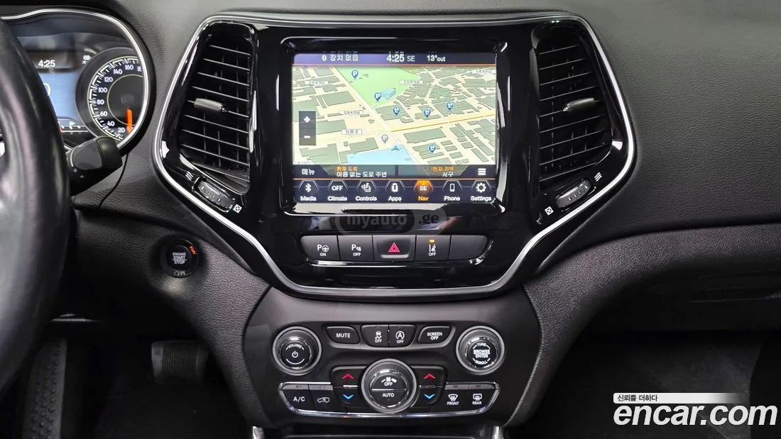 Jeep Cherokee - фото 6