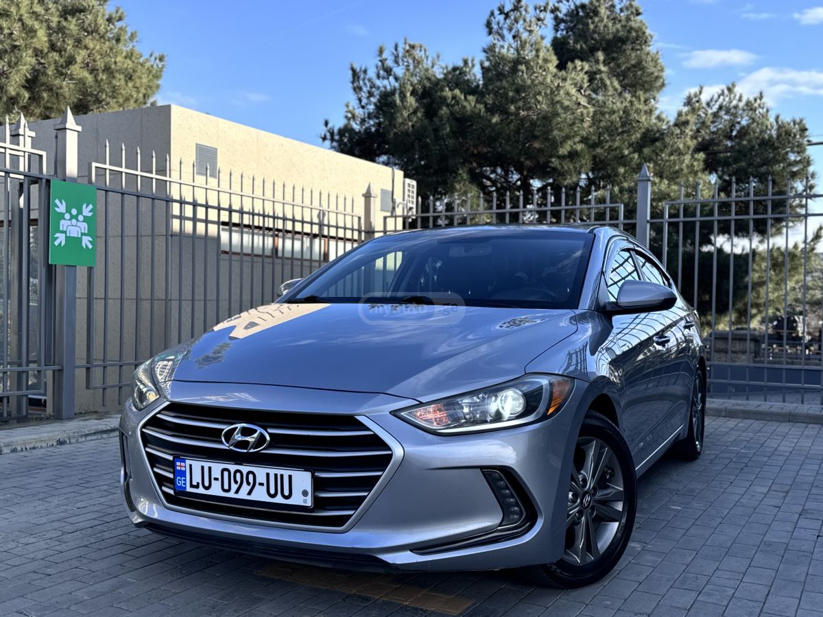 Hyundai Elantra - фото 1