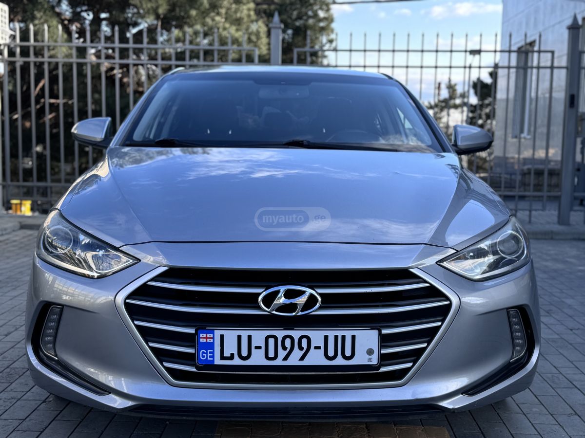 Hyundai Elantra - фото 3