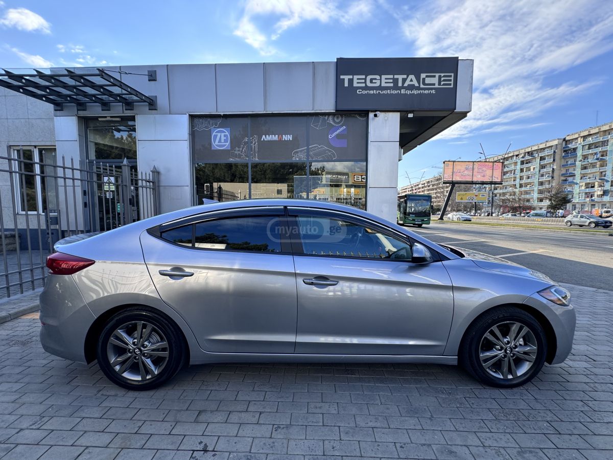 Hyundai Elantra - фото 7