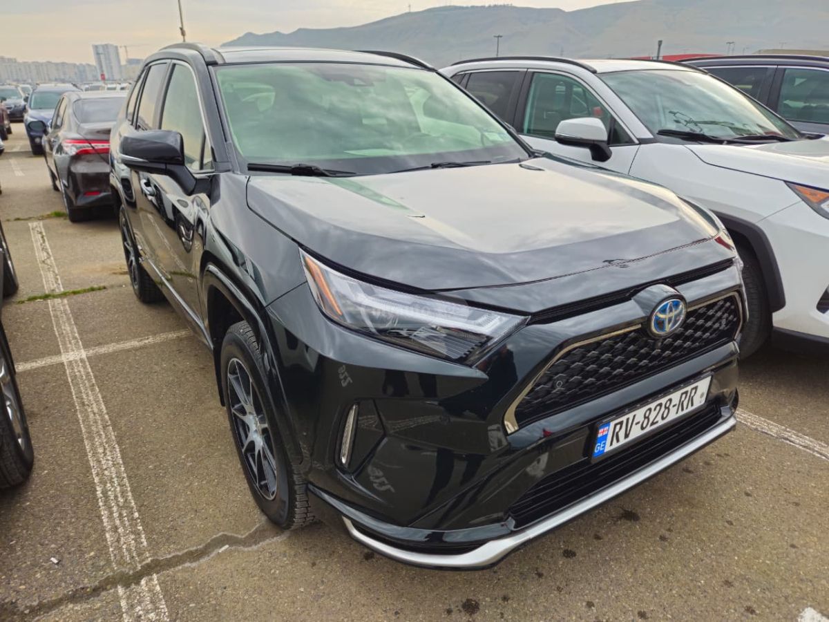 Toyota RAV 4 - фото 1