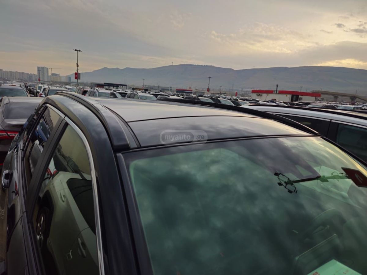 Toyota RAV 4 - фото 8