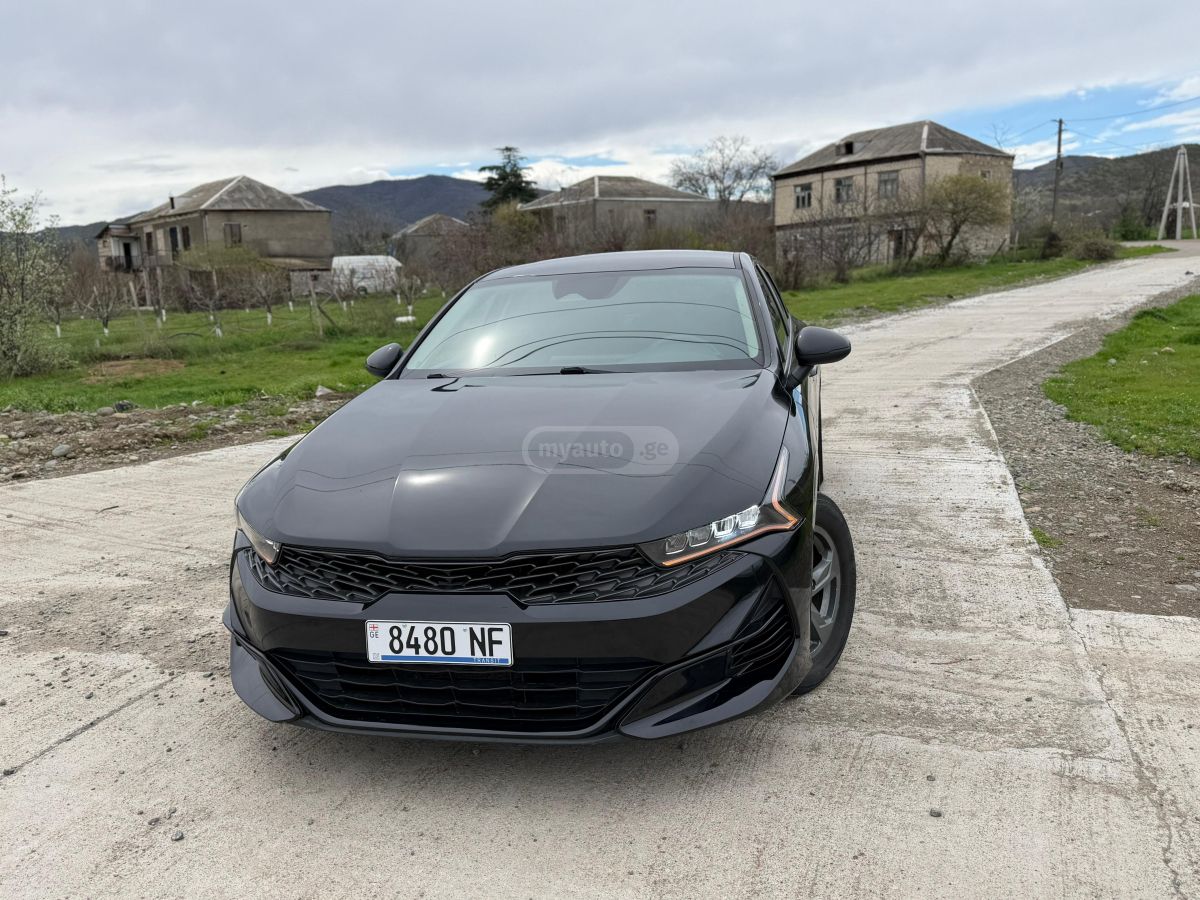 Kia K5 - фото 1