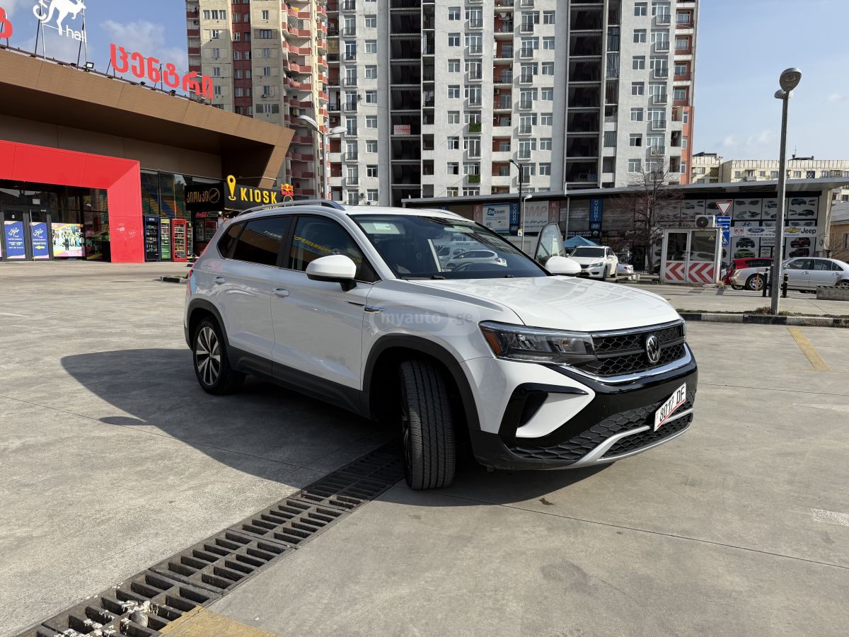 Volkswagen Taos - фото 1