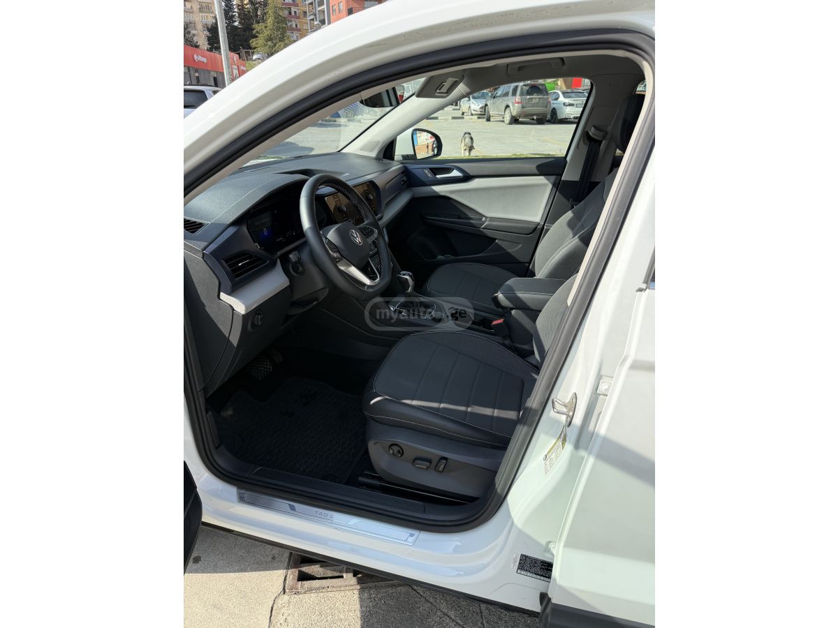 Volkswagen Taos - фото 4