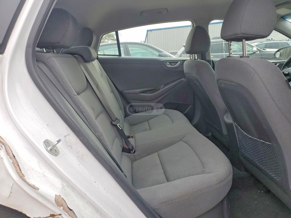 Hyundai Ioniq - фото 10