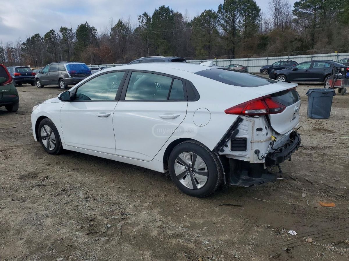 Hyundai Ioniq - фото 3