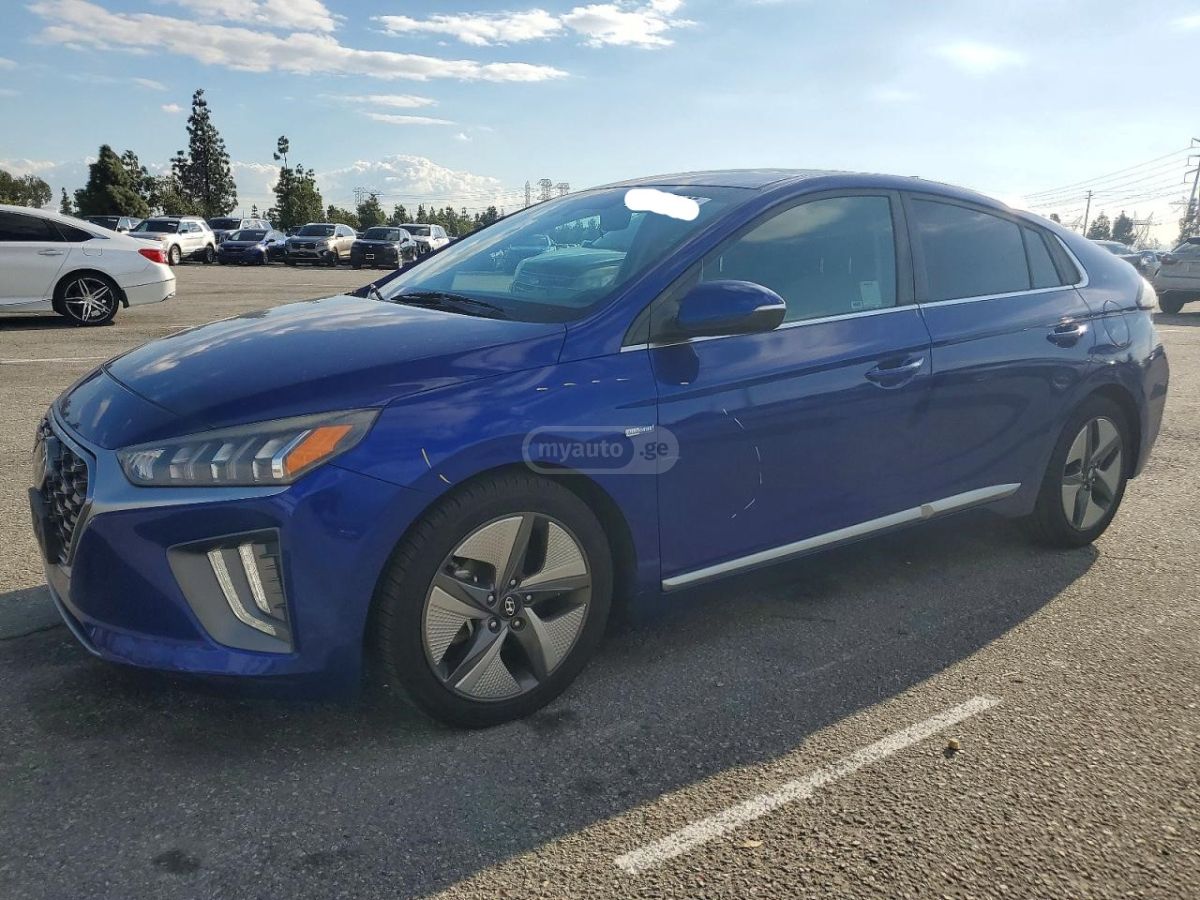 Hyundai Ioniq - фото 1