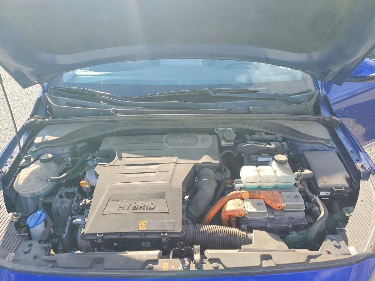 Hyundai Ioniq - фото 10