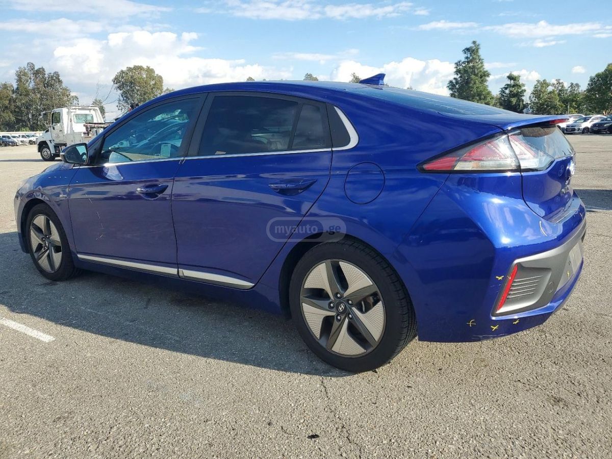 Hyundai Ioniq - фото 3