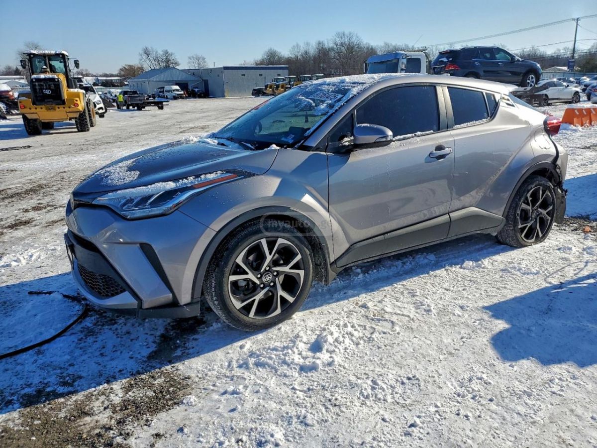 Toyota CHR - фото 1