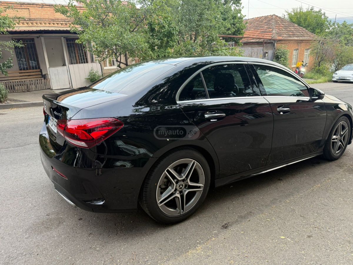 Mercedes-Benz Base CLA 250 Coupe 4dr All-Whe — миниатюра 4