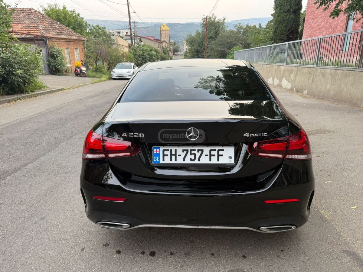 Mercedes-Benz Base CLA 250 Coupe 4dr All-Whe — миниатюра 7