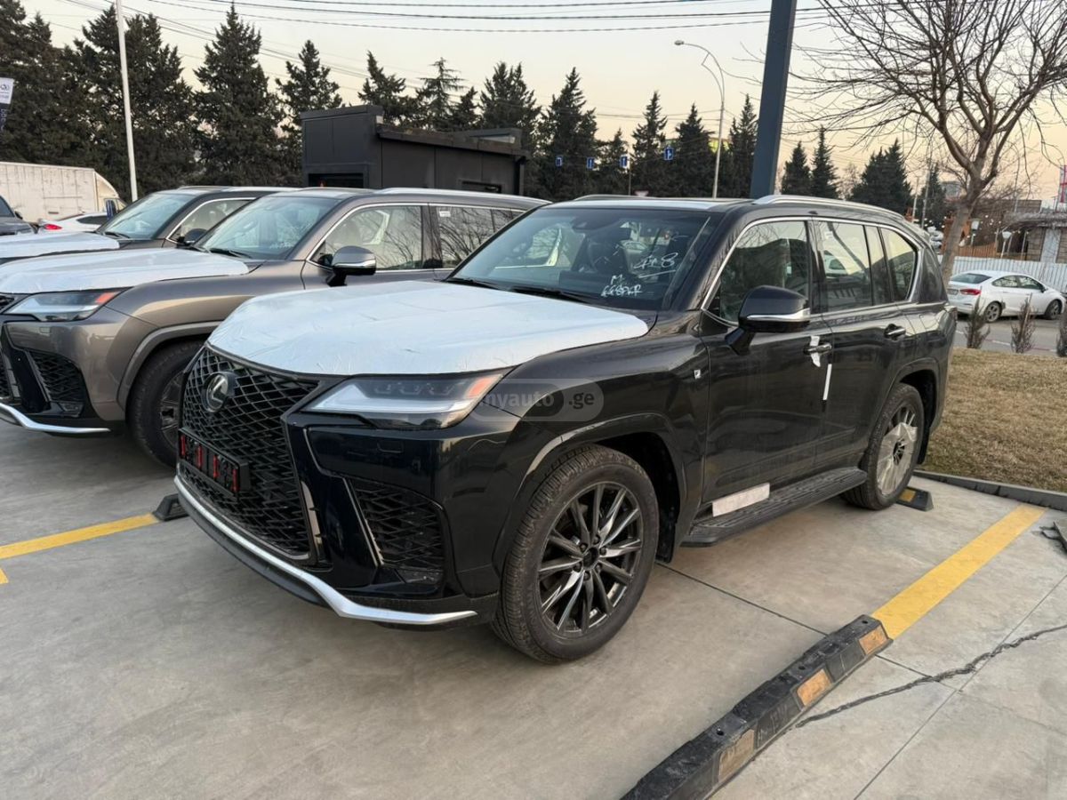 Lexus LX 500 - фото 1