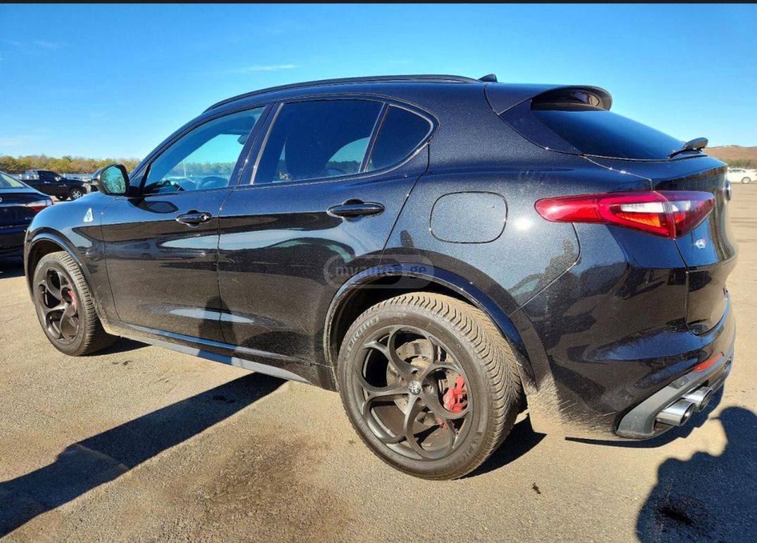 Alfa Romeo Stelvio - фото 3