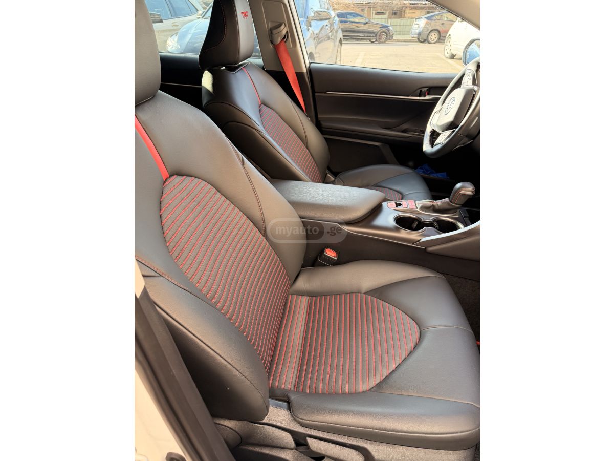 Toyota Camry - фото 6