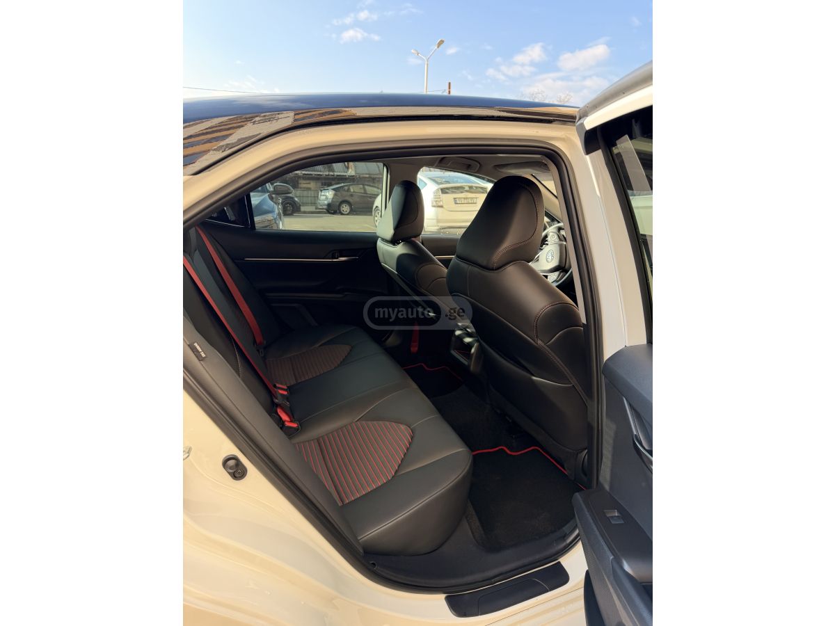 Toyota Camry - фото 7