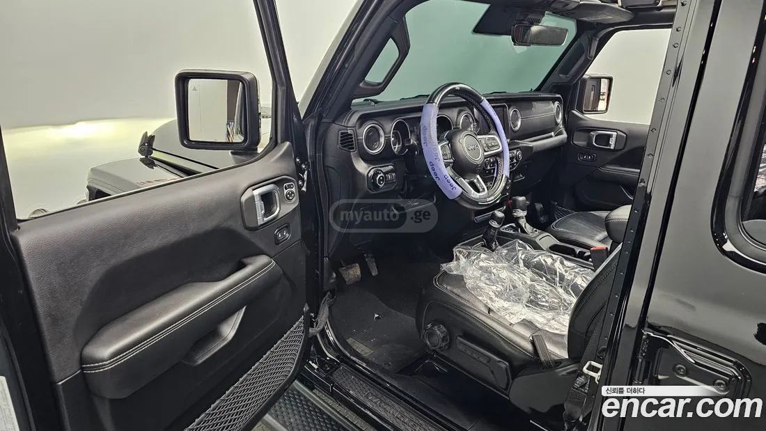 Jeep Wrangler - фото 10