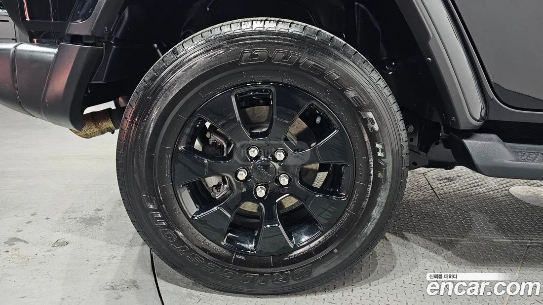 Jeep Wrangler - фото 5