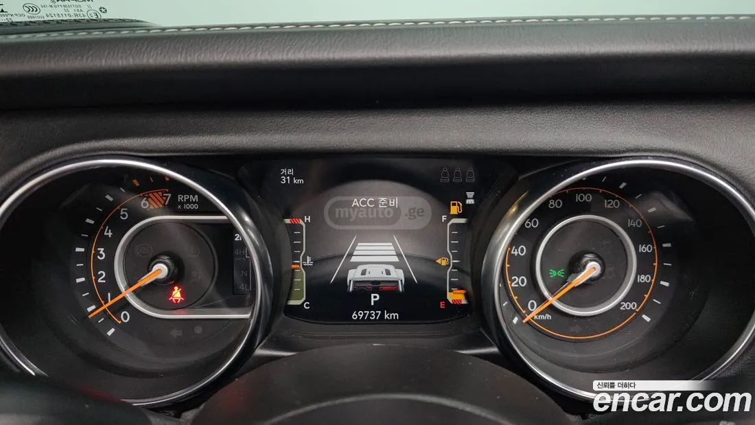 Jeep Wrangler - фото 8