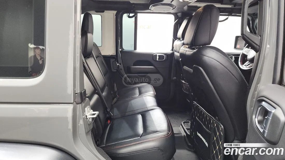 Jeep Wrangler - фото 12