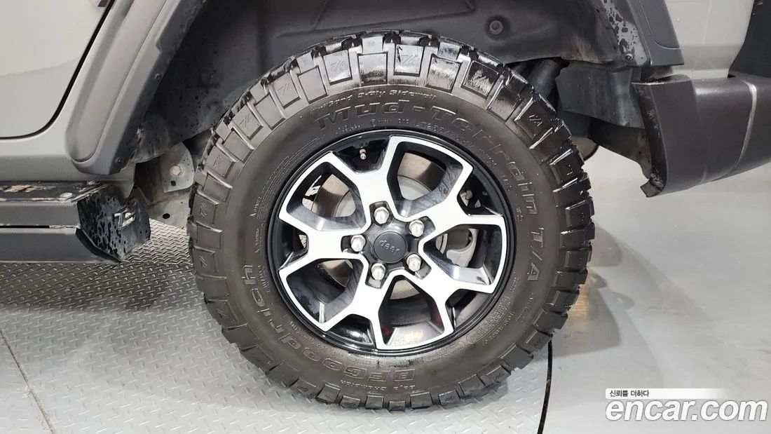 Jeep Wrangler - фото 5