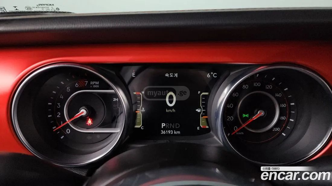 Jeep Wrangler - фото 8