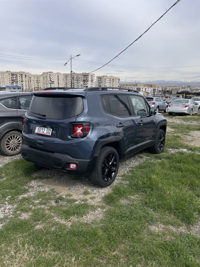Jeep Renegade - фото 10