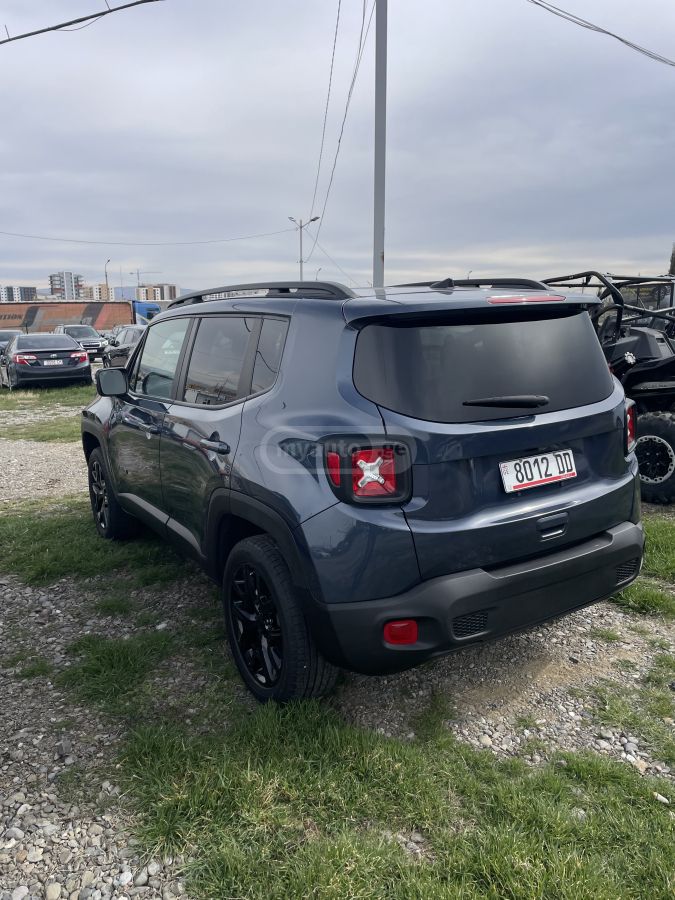 Jeep Renegade - фото 8