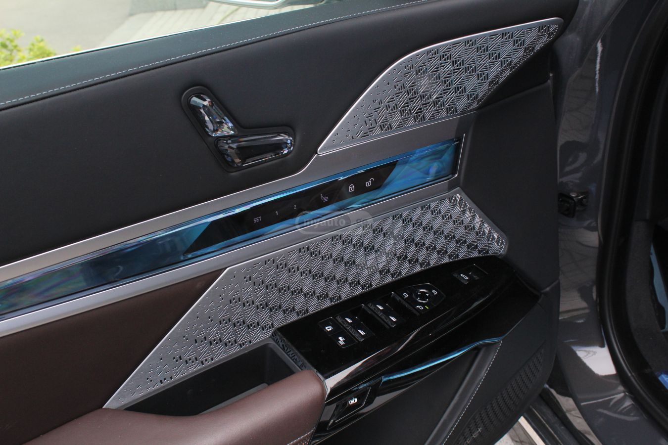 იყიდება BMW 760 2023 | MYAUTO.GE ავტომობილების ყიდვა გაყიდვა, გაქირავება